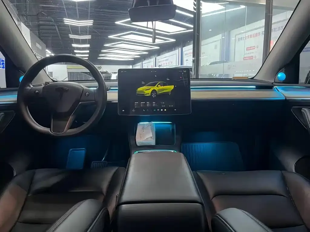Tesla Model Y — фото 4