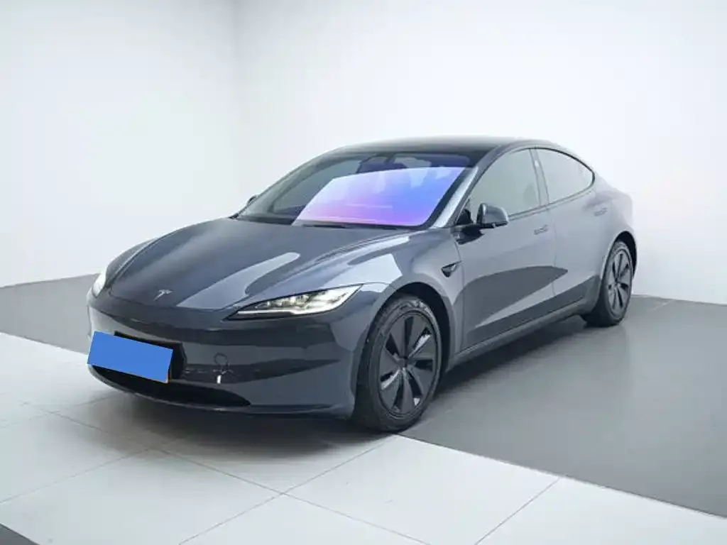 Tesla Model 3 — фото 1