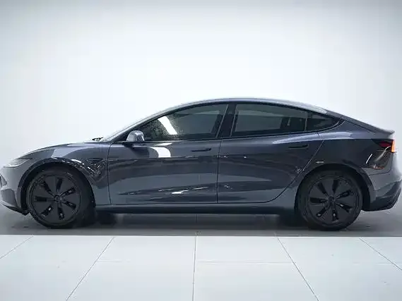 Tesla Model 3 — фото 3