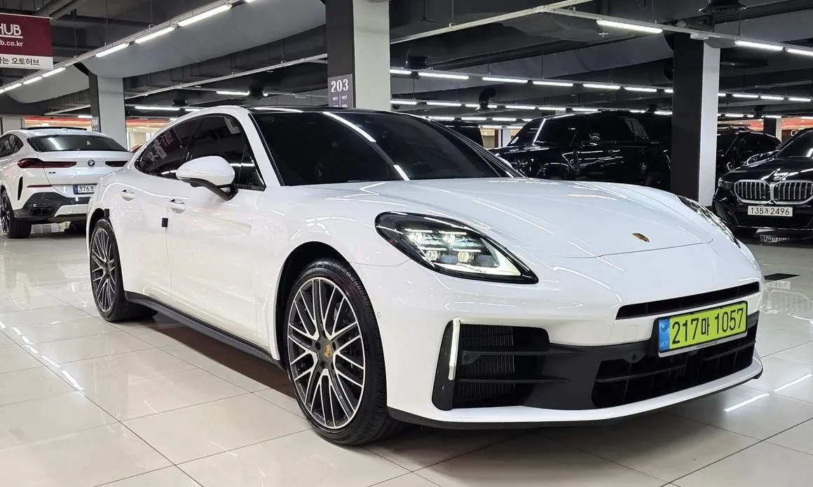 Porsche Panamera — фото 1