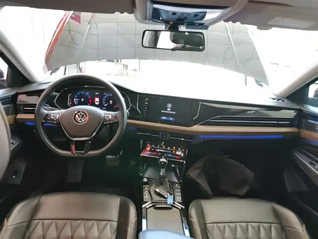 Volkswagen Passat — фото 8