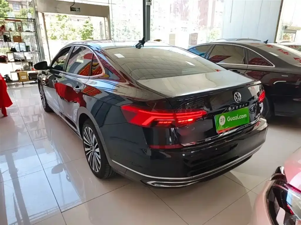 Volkswagen Passat — фото 4