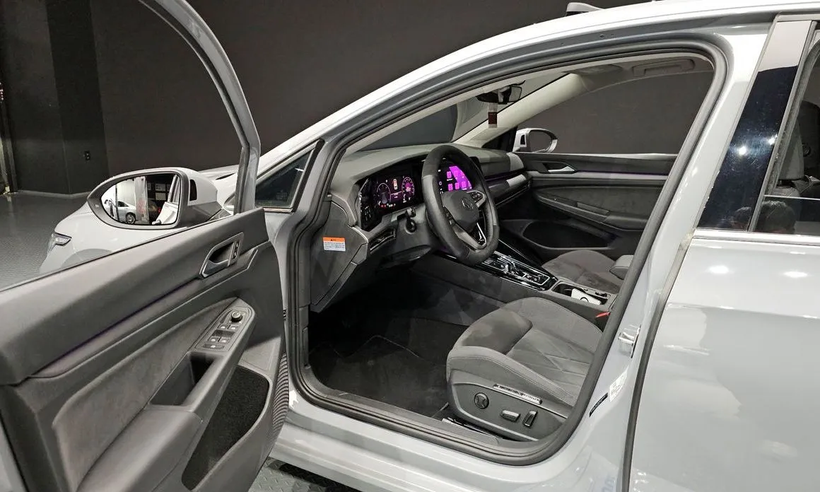 Volkswagen Golf 2024 из KR, фото 8