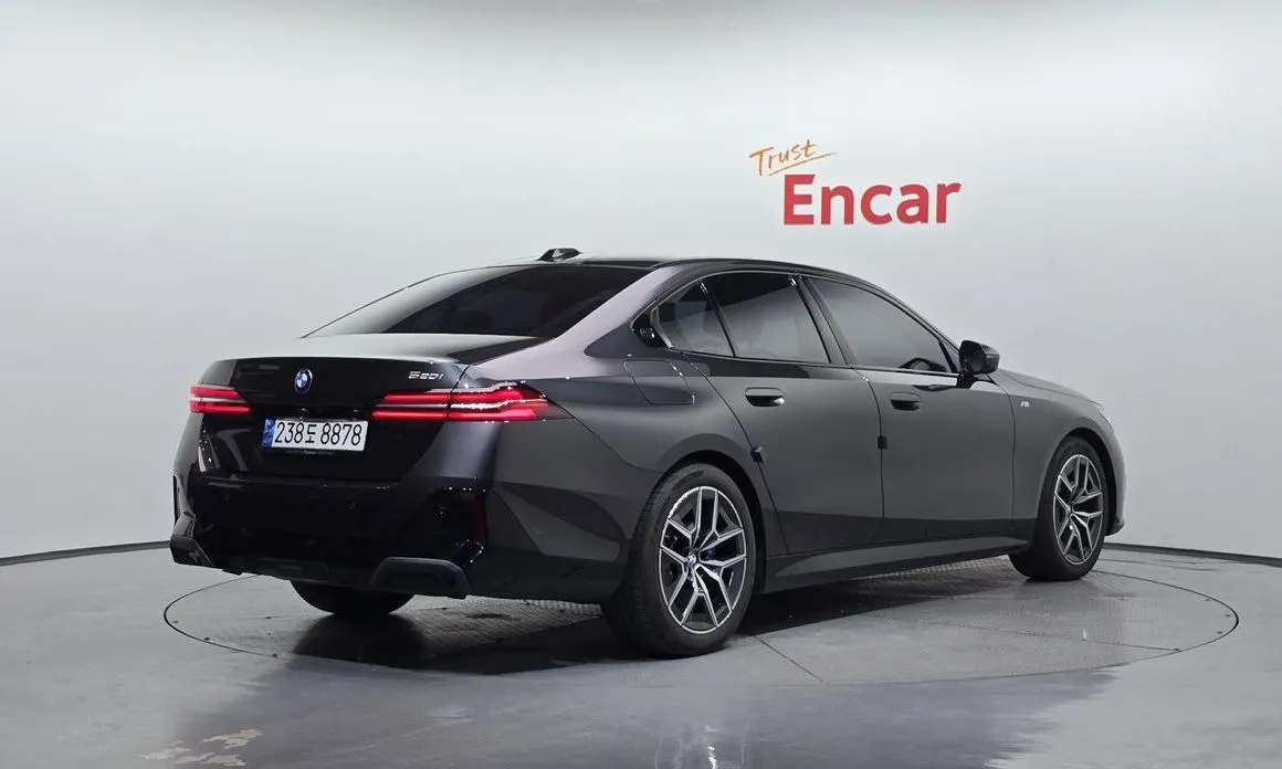 BMW 5-Series 2024 из KR, фото 4