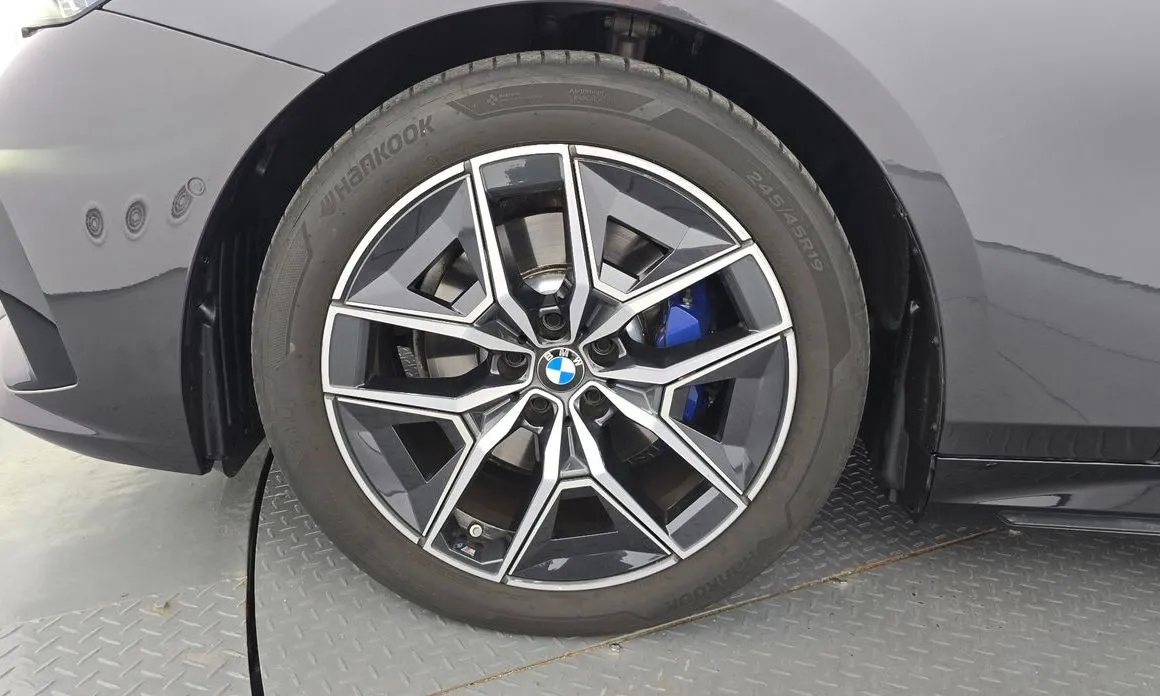 BMW 5-Series 2024 из KR, фото 9