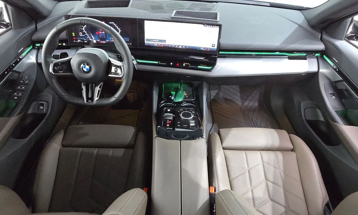 BMW 5-Series 2024 из KR, фото 8