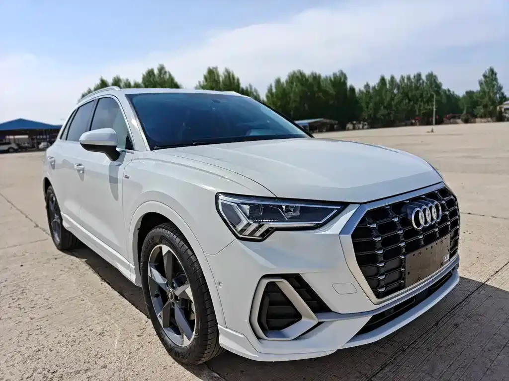 Audi Q3 — фото 10