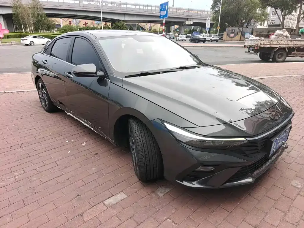 Hyundai Elantra — фото 9
