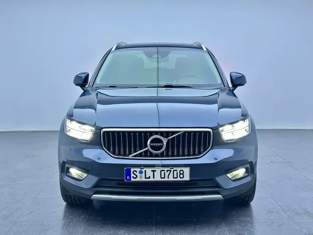 Volvo XC40 — фото 5