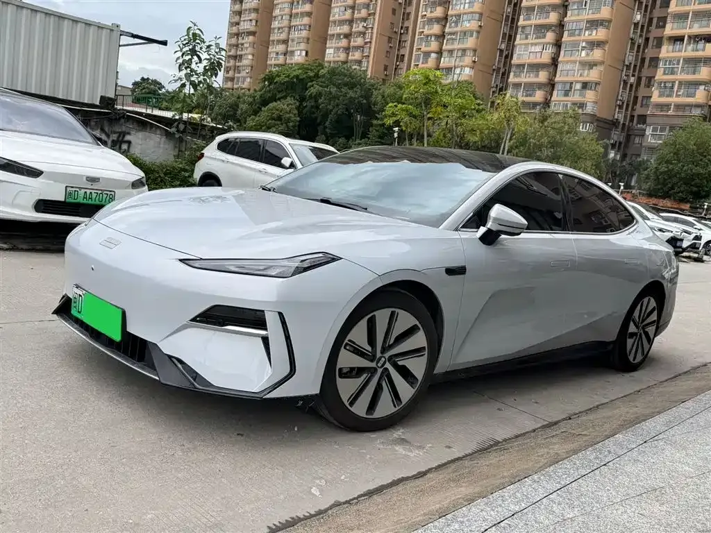 Geely Galaxy E8