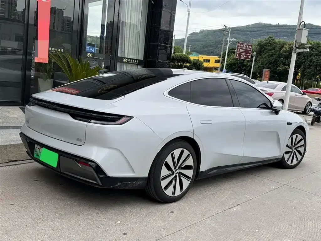 Geely Galaxy E8 2024 из CN, фото 9