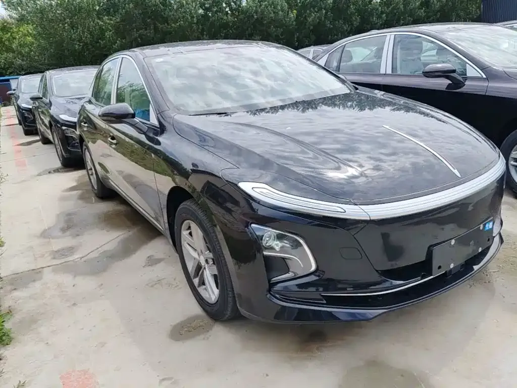 Hongqi E-QM5 — фото 10