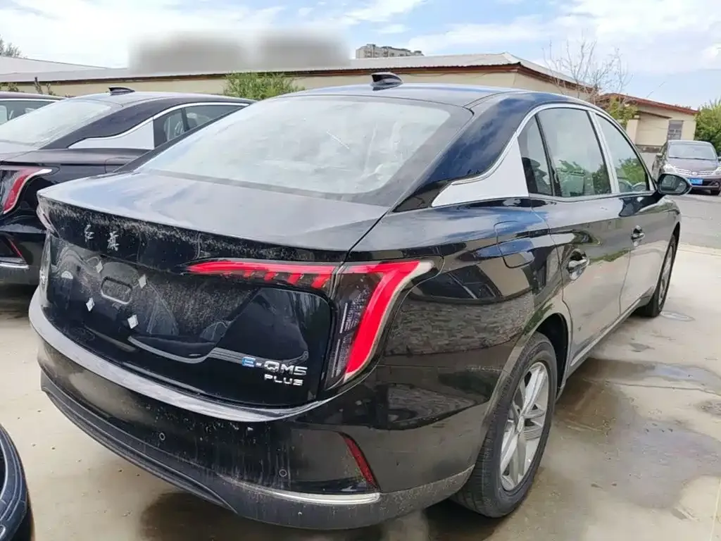 Hongqi E-QM5 — фото 2
