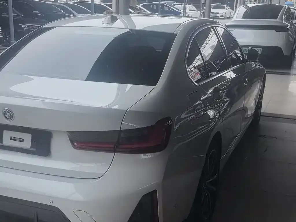 BMW 3 Series 2023 из CN, фото 2