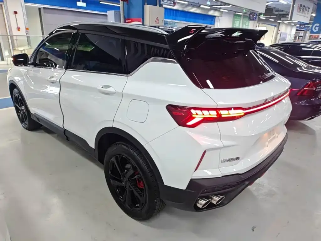 Geely Binyue — фото 10