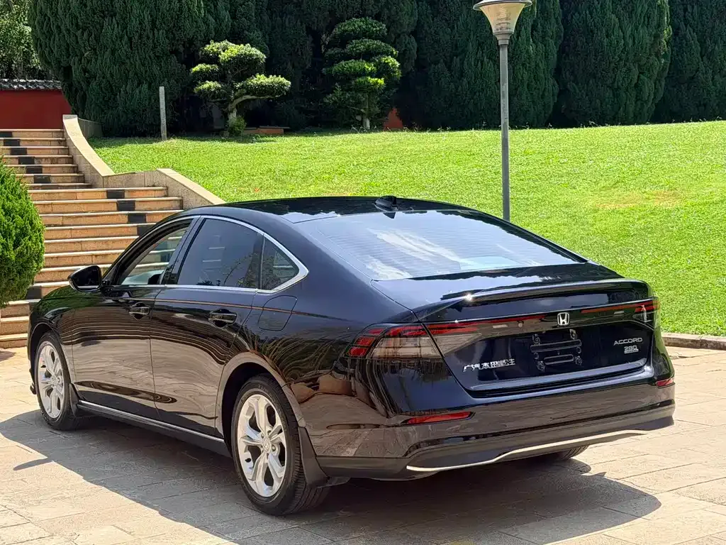 Honda Accord — фото 6