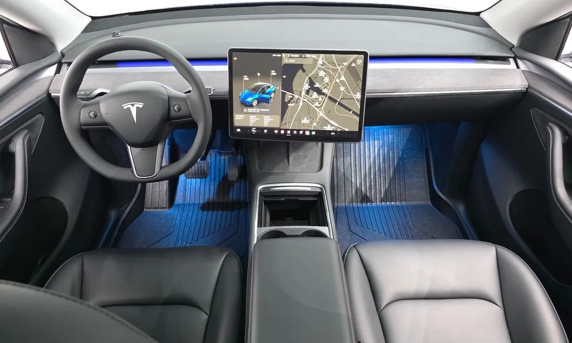 Tesla Model Y — фото 6