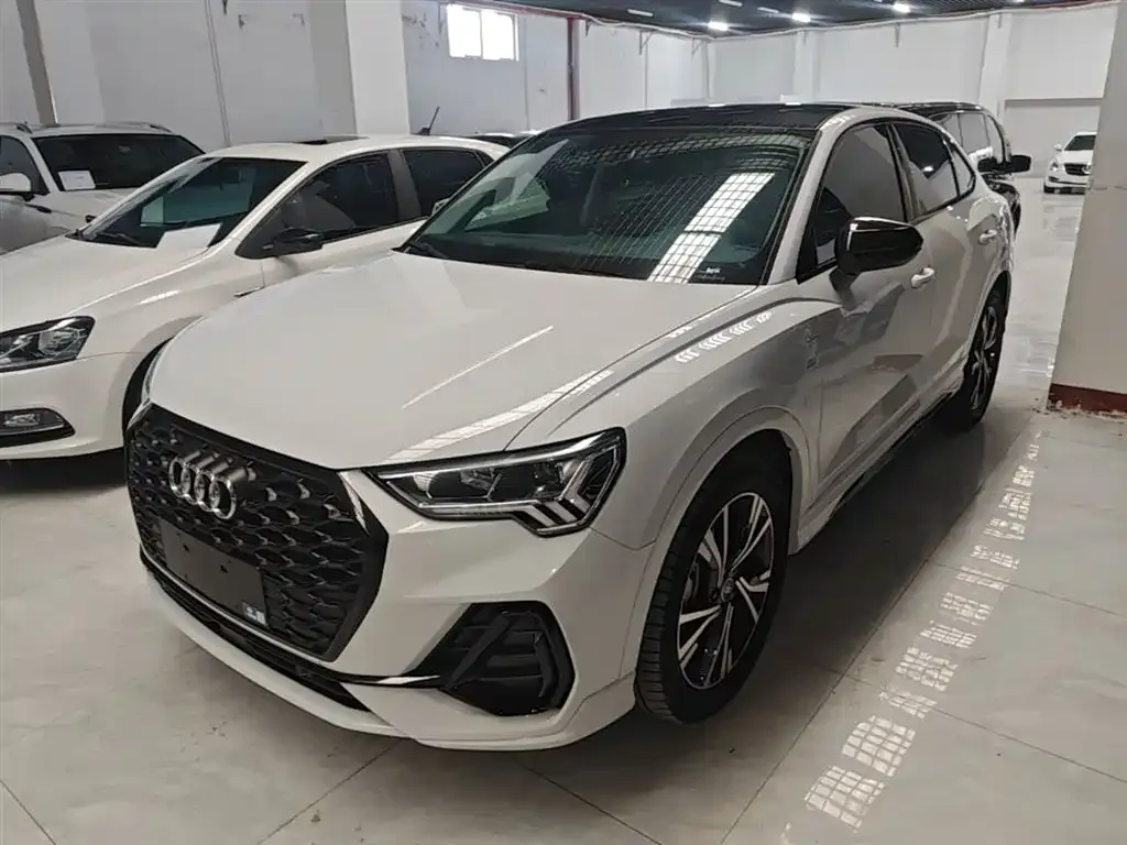 Audi Q3 Sportback — фото 1