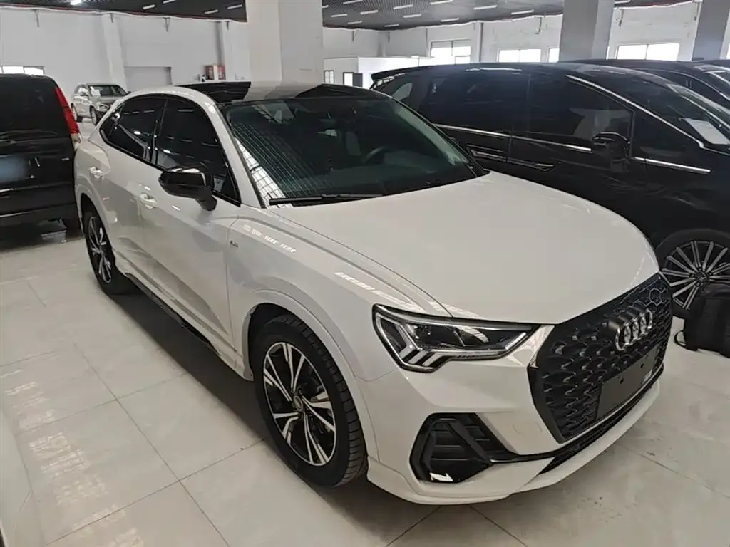 Audi Q3 Sportback — фото 10