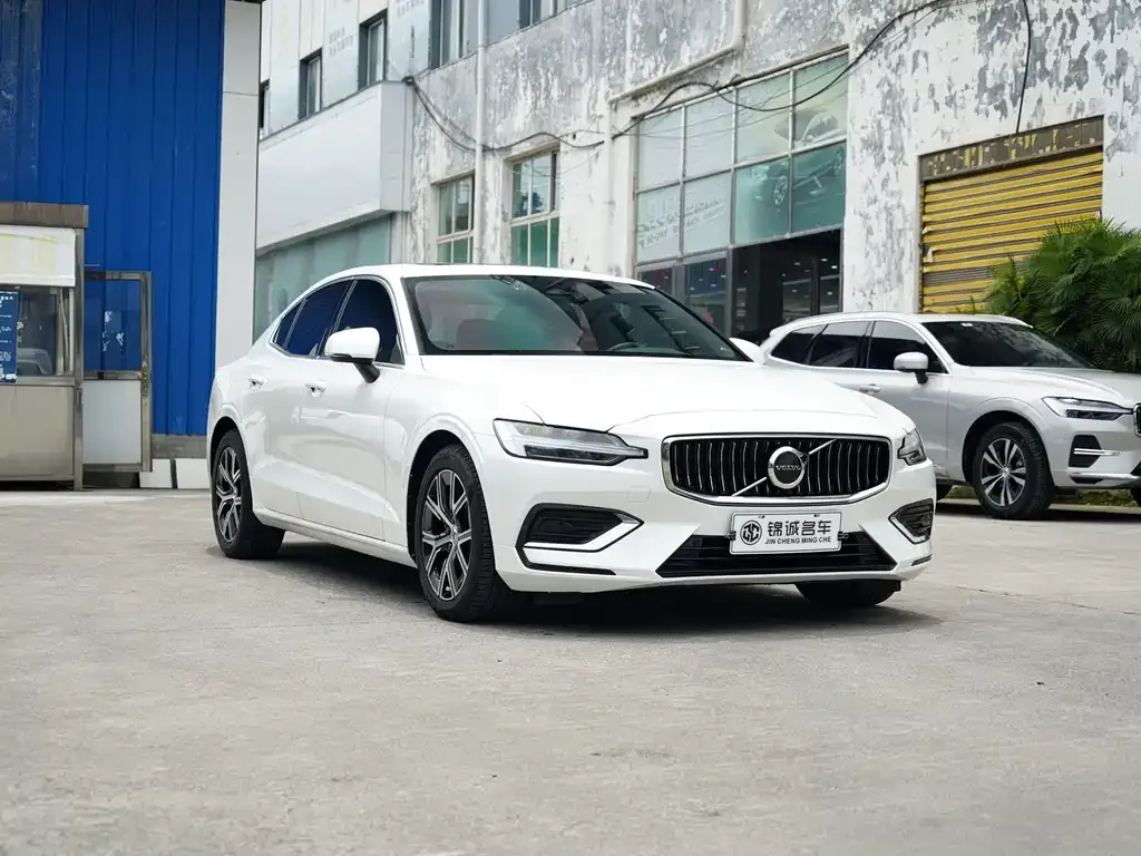 Volvo S60 — фото 4