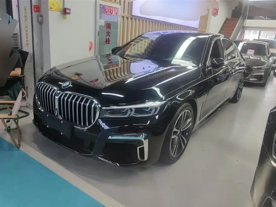 BMW 7 Series — фото 1
