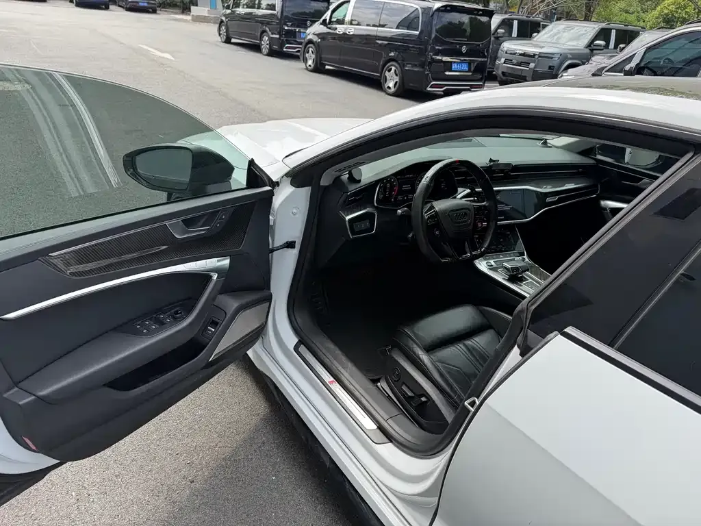 Audi A7 2021 из CN, фото 10