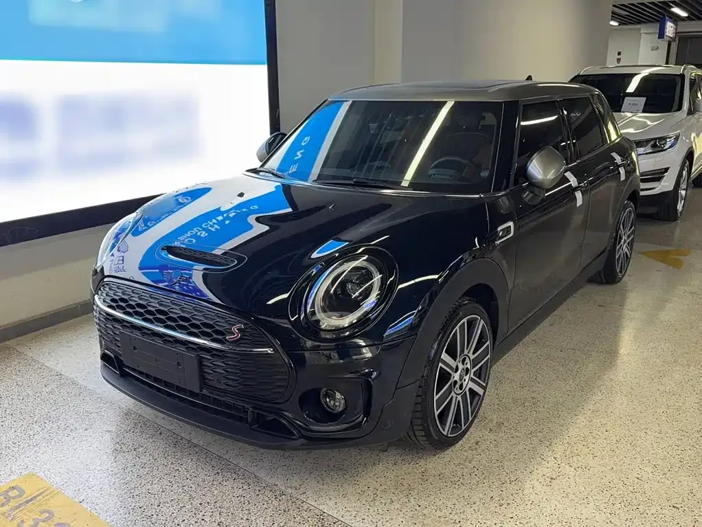 MINI Clubman — фото 1