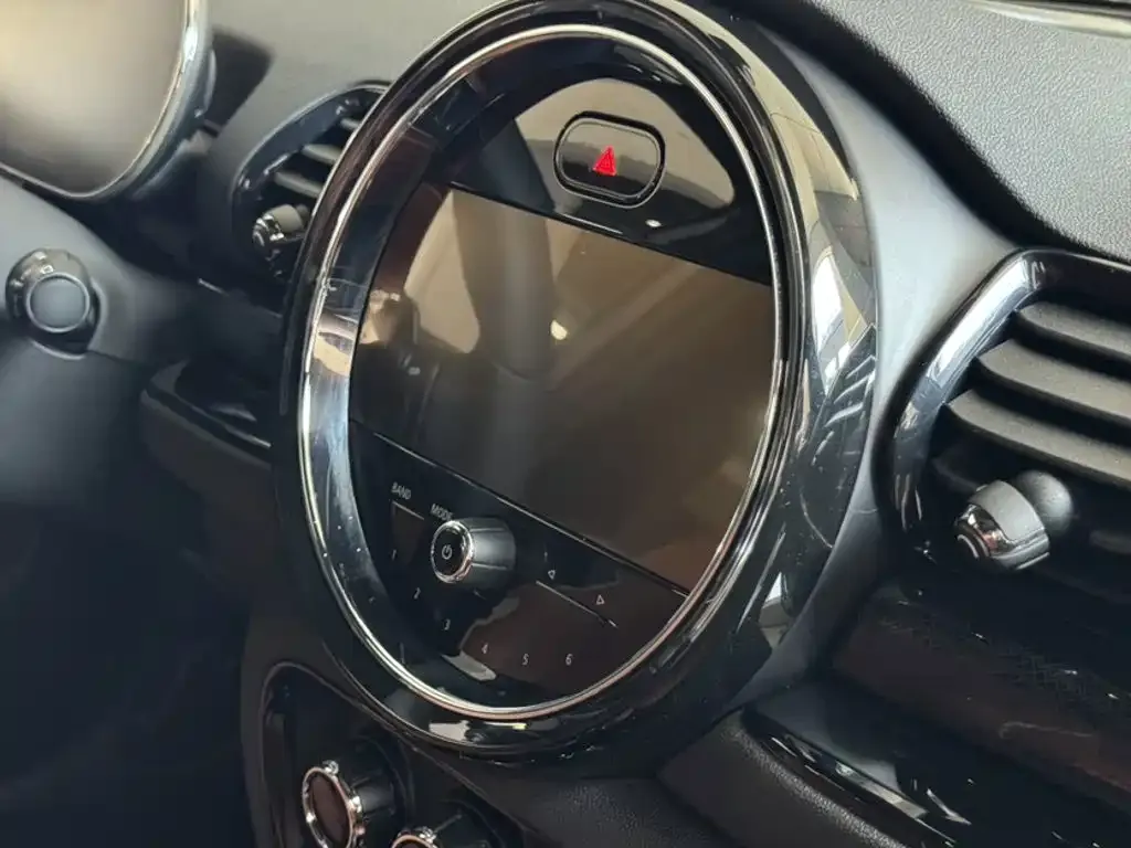 MINI Clubman — фото 3