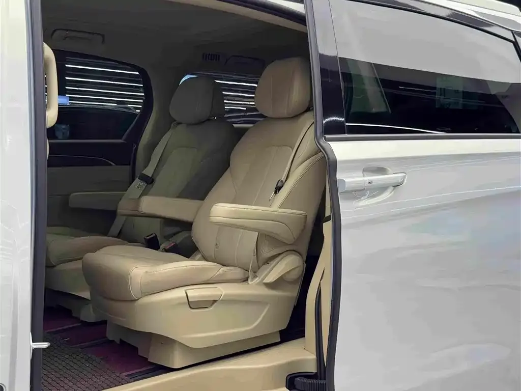 Buick GL8 Hybrid 2025 из CN, фото 2