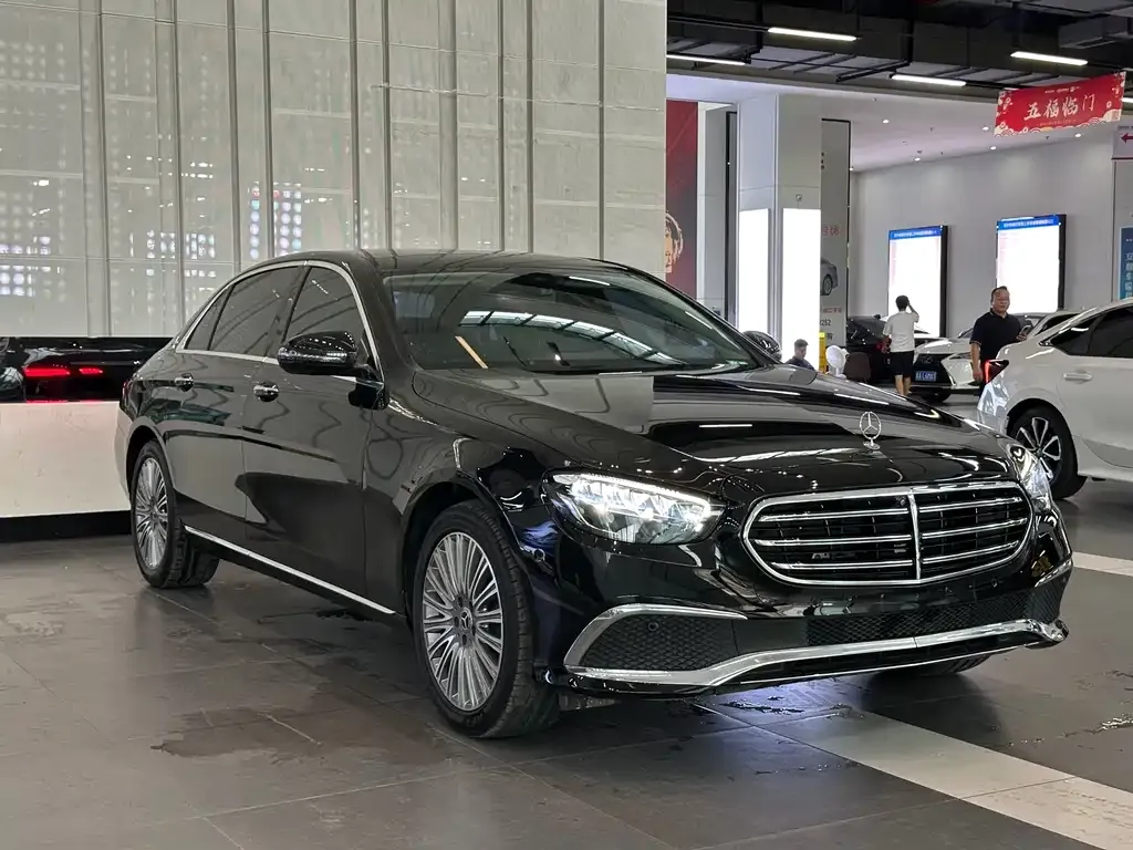 Mercedes-Benz E-Class — фото 5
