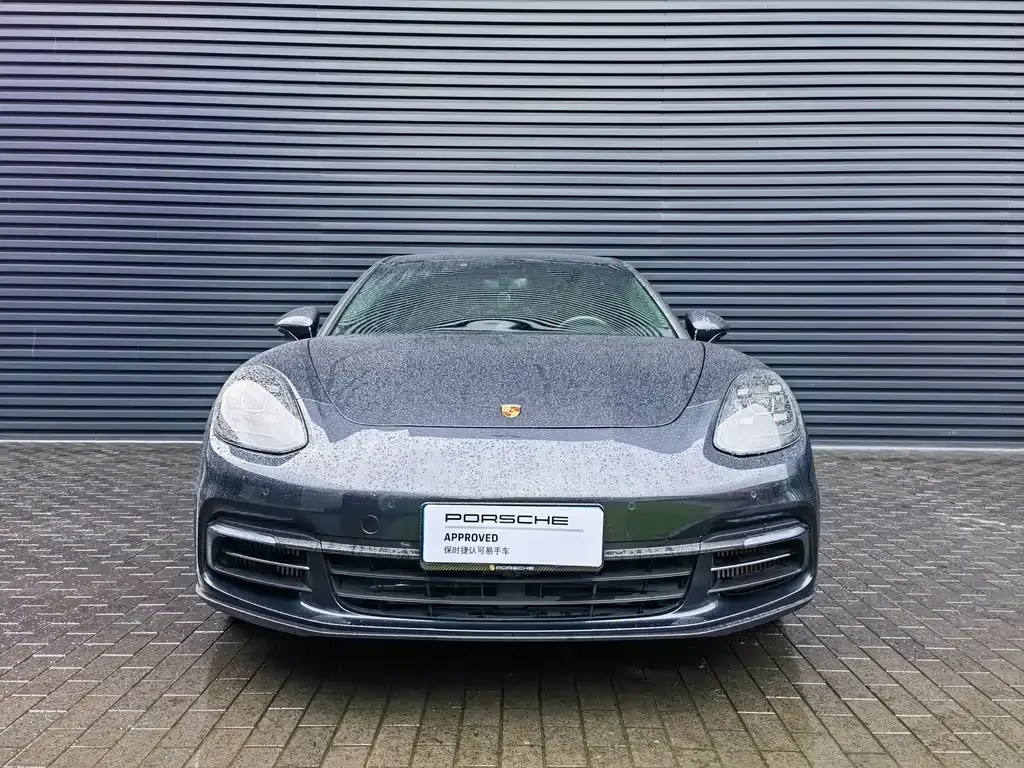 Porsche Panamera — фото 1