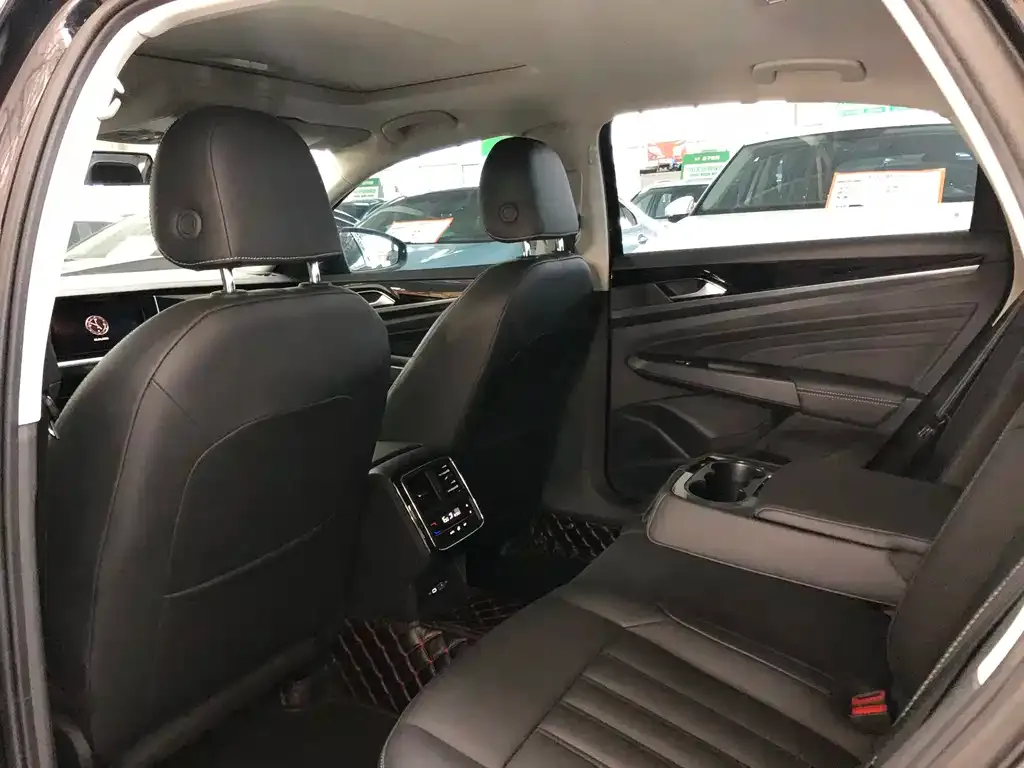 Volkswagen Passat — фото 4