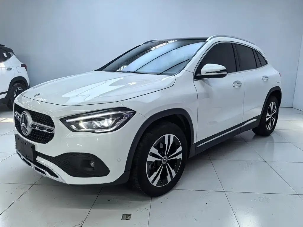 Mercedes-Benz GLA — фото 1