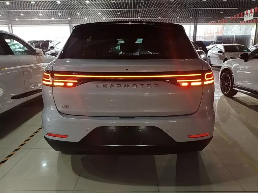 Leapmotor C11 — фото 10