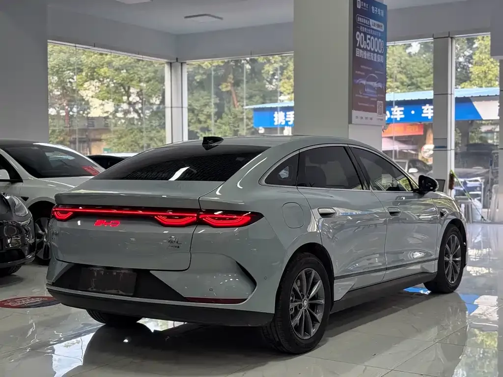 BYD Qin L — фото 9