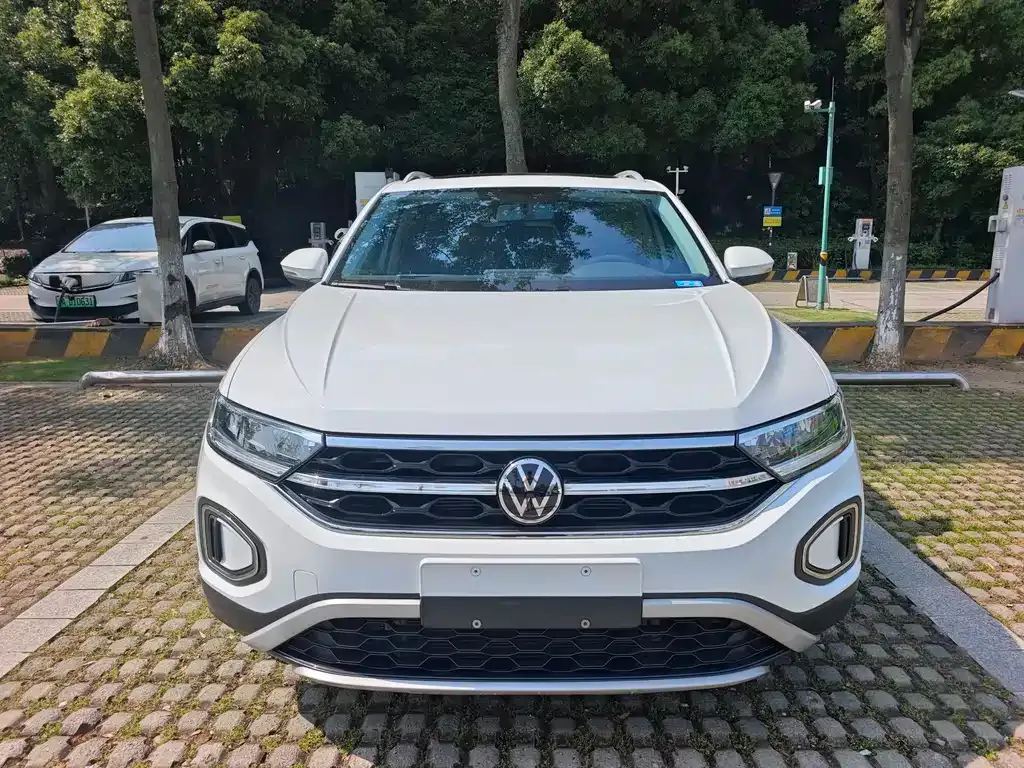Volkswagen T-Roc — фото 5