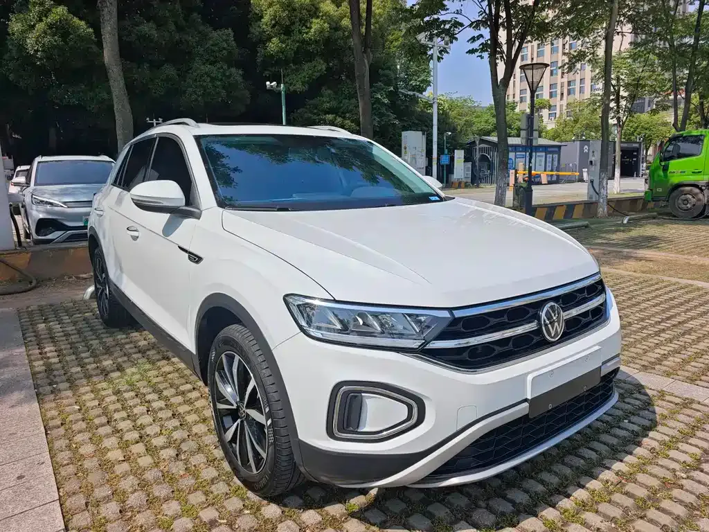 Volkswagen T-Roc — фото 7