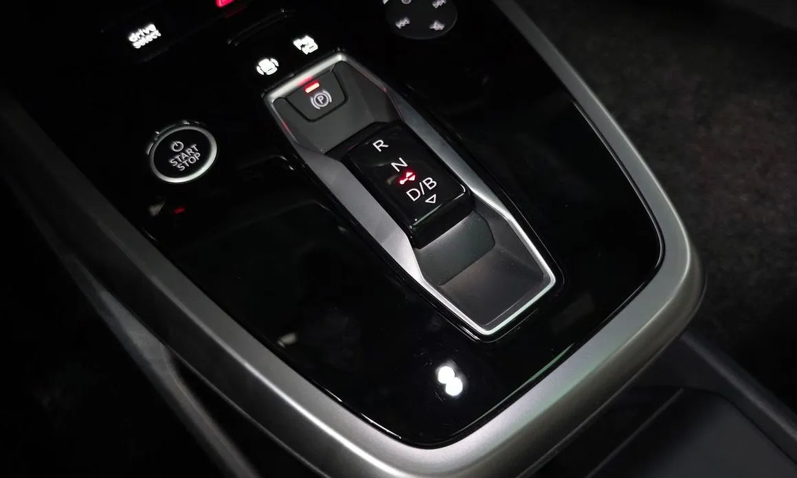 Audi Q4 e-tron 2025 из KR, фото 8