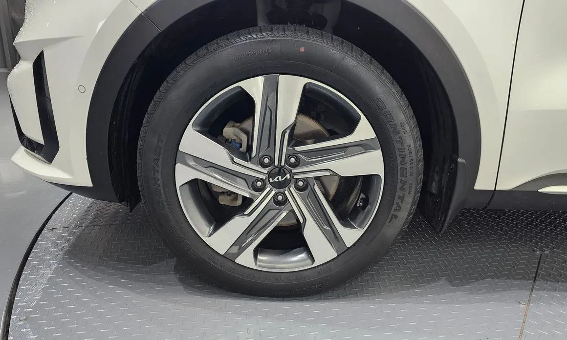 Kia Sorento — фото 8