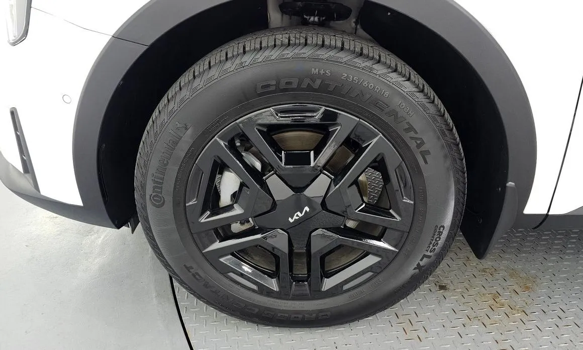 Kia Sorento — фото 9