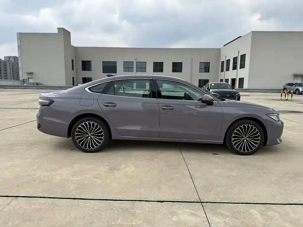 Volkswagen Passat — фото 8