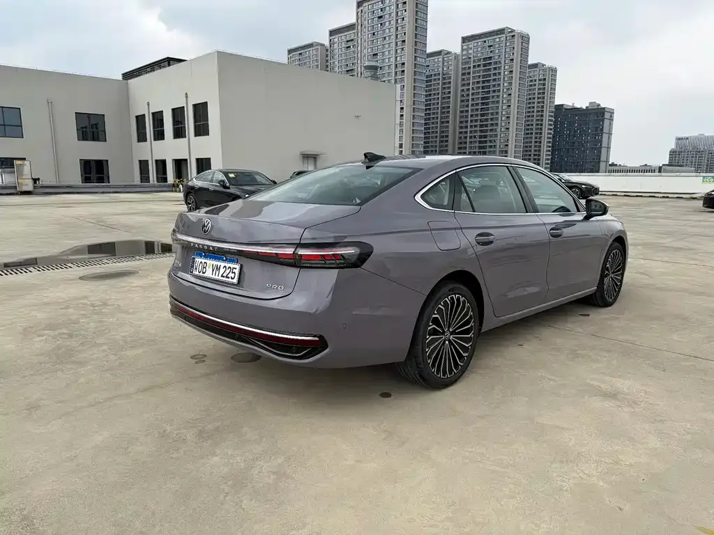 Volkswagen Passat — фото 9