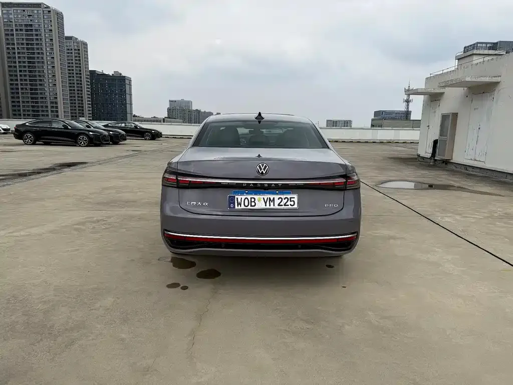 Volkswagen Passat — фото 7