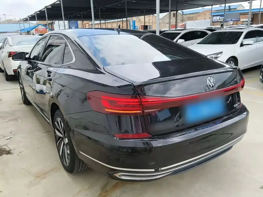 Volkswagen Passat — фото 8