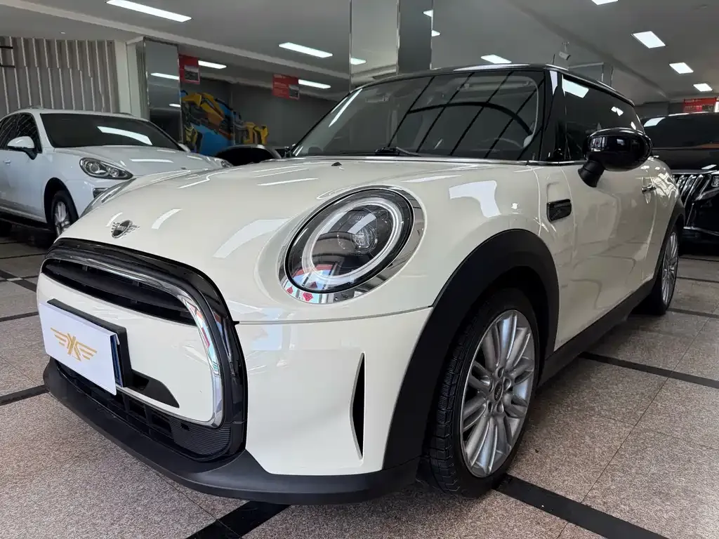 MINI Cooper (3-door) — фото 1