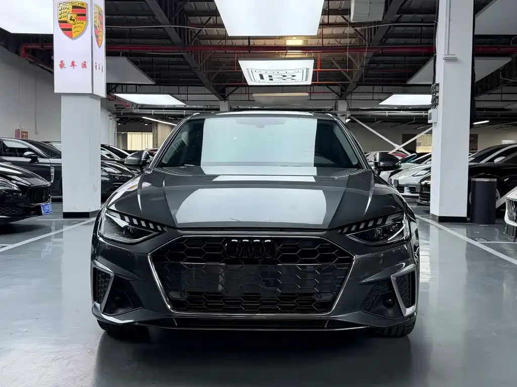 Audi A4L 2022 из CN, фото 2