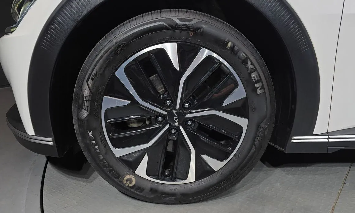 Kia EV6 — фото 6