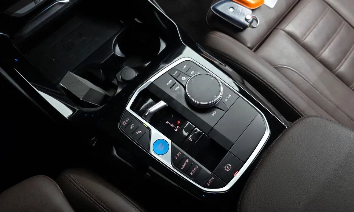 BMW iX3 2023 из KR, фото 7