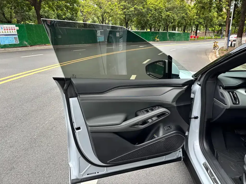 BYD L EV 2025 из CN, фото 2