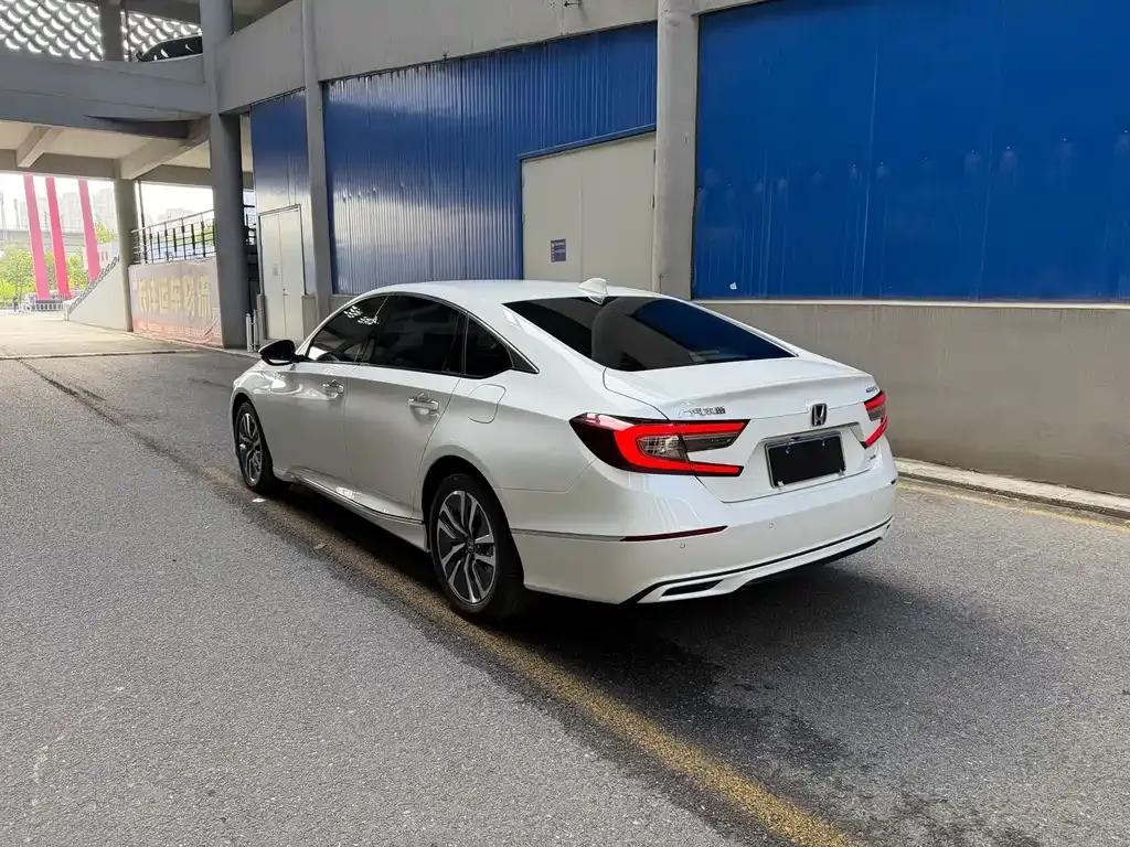 Honda Accord — фото 6